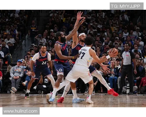 勇士与掘金的激烈对决揭示NBA季后赛的悬念与精彩瞬间