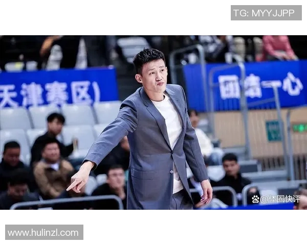 周鹏：从篮球场上的传奇到生活中的榜样，如何塑造自己的多元人生